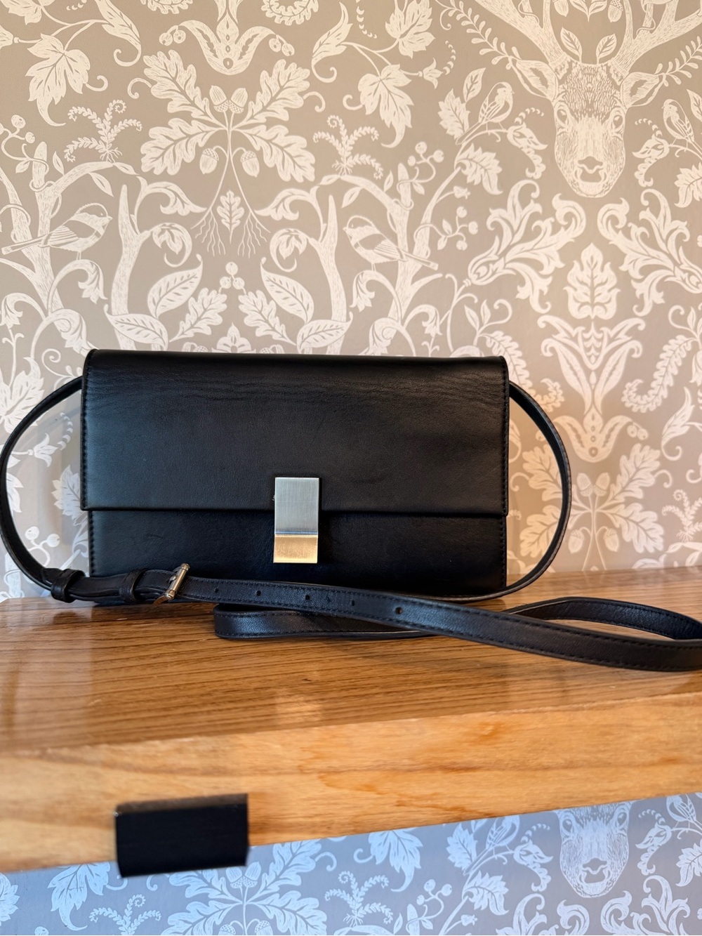 Concertible Clutch Shoulder Crossbody Bag in Nappa Leather w/ Cotton Twill Int